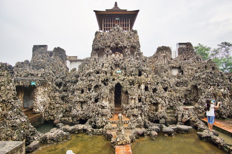 Goa sunyaragi Cirebon