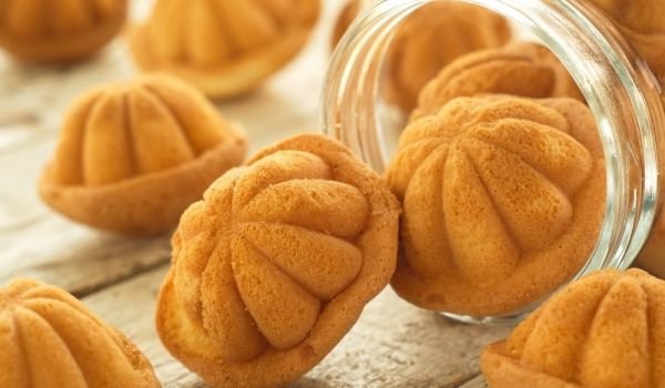 Kuih Bahulu