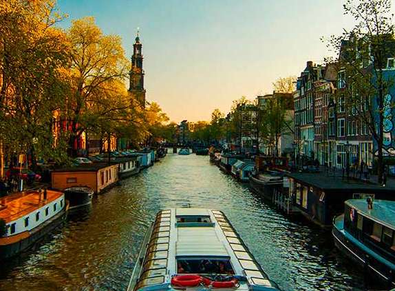 Ini Cerita Amsterdam dan Kanal-kanal Cantiknya yang Mempesona