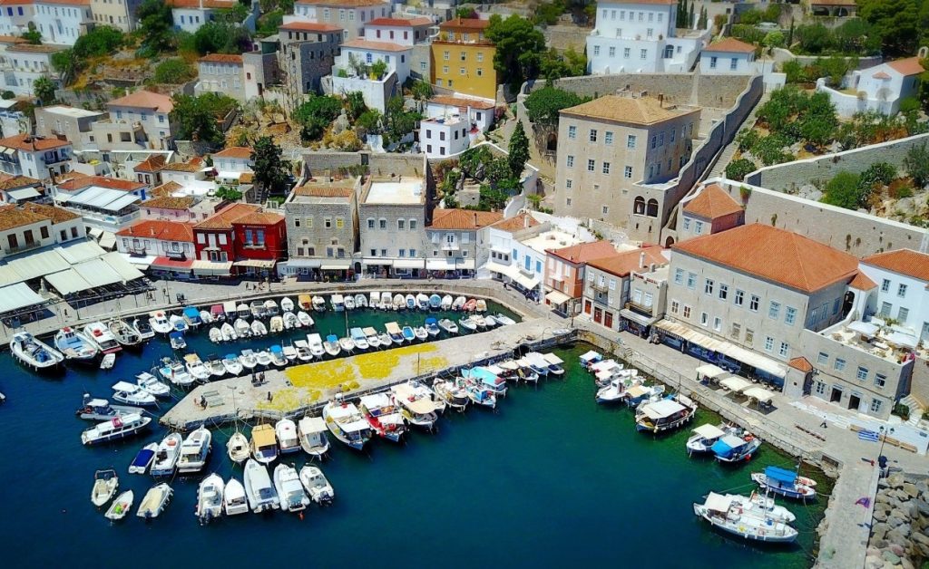 Bonjour! 5 Keindahan Destinasi Wisata Yunani Yang Memukau