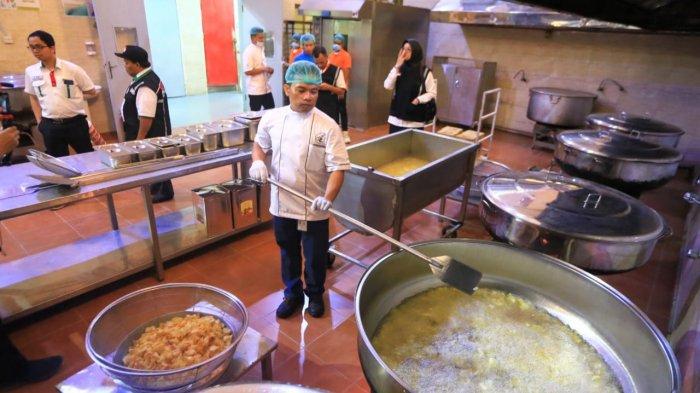 Perusahaan katering haji wajib memiliki dua orang juru masak dari Indonesia